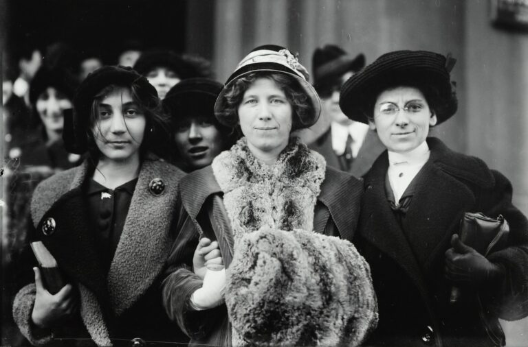 Women in Unions: Breaking Barriers and Building Solidarity